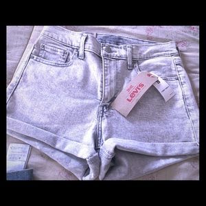 COPY - Levi’s high rise shorts 28 New with Tags
